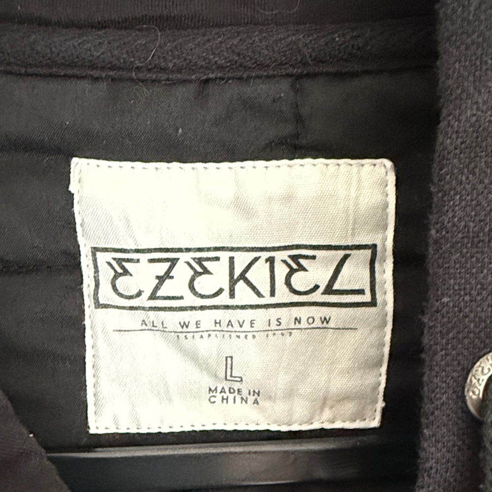 Ezekiel Men's Zip Hoodie Jacket in Gray and Black - Picture 2 of 5